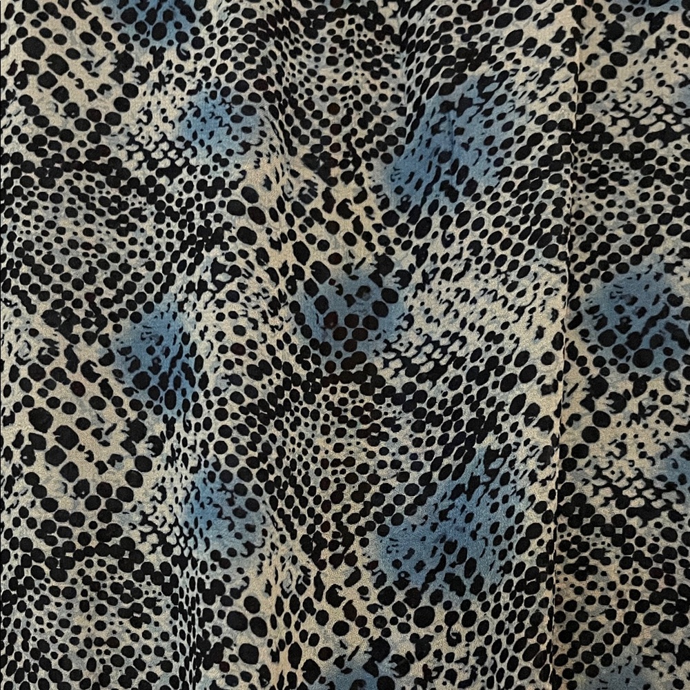 LOGO Mixed Media Blue Patterned Topper w/Dramatic Dolman Sleeves-Sharkbite Hem - Picture 10 of 12
